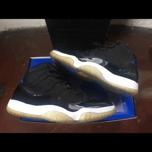 Jordan 11 Retro - Space Jam (2009)